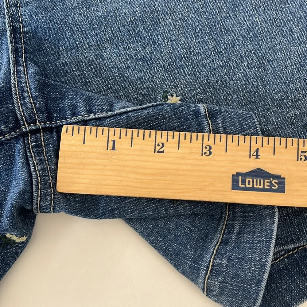Seven7 Embroidered Denim Shorts - Picture 5 of 7